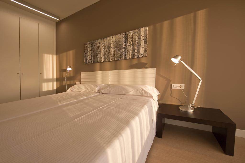Irenaz Apartahotel Vitoria